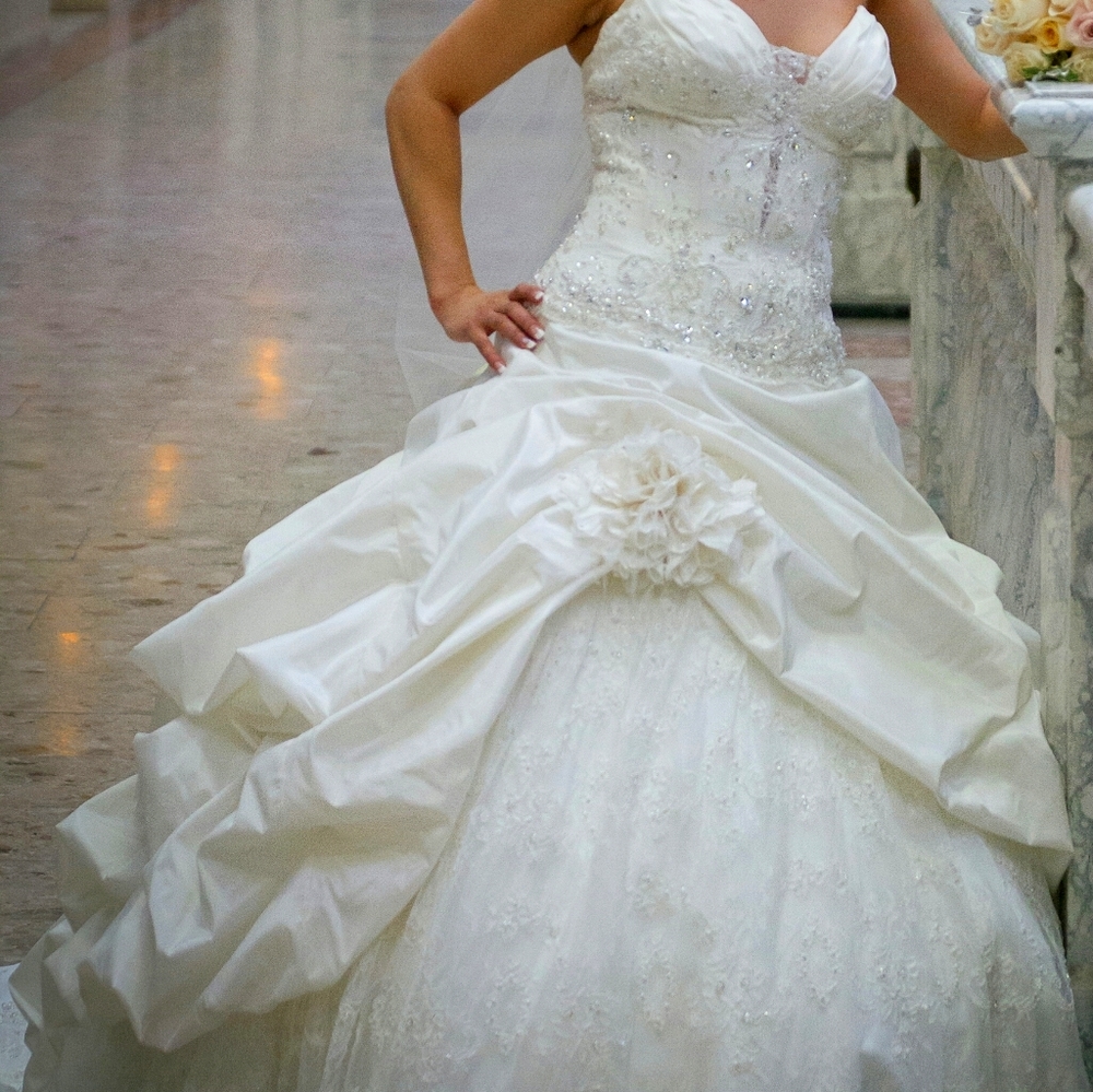 Stunning Wedding gown